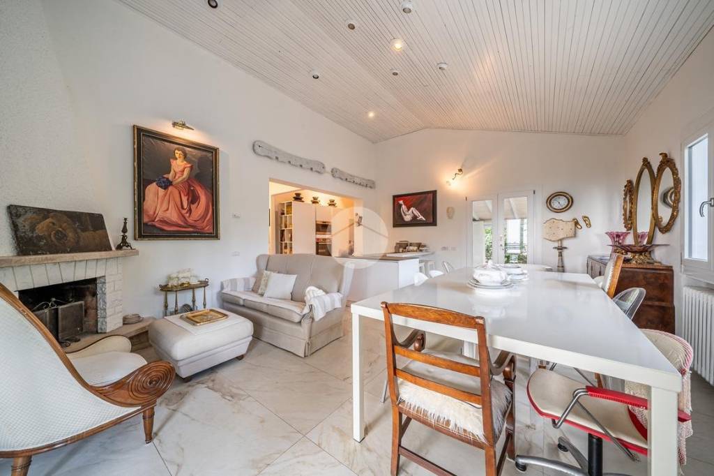 casa indipendente in vendita a Viano in zona Ca' Bertacchi