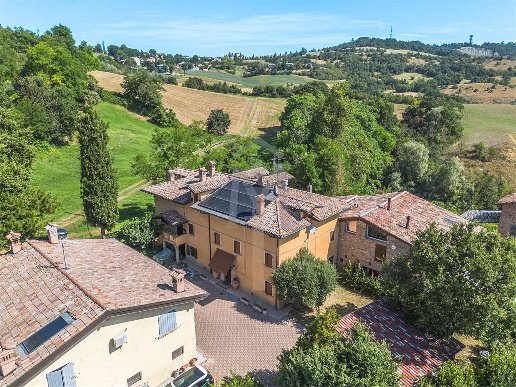 appartamento in vendita a Viano in zona Ca' Bertacchi