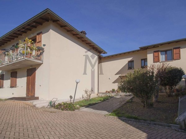 appartamento in vendita a Viano in zona Prediera