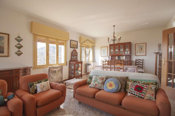 casa indipendente in vendita a Viano