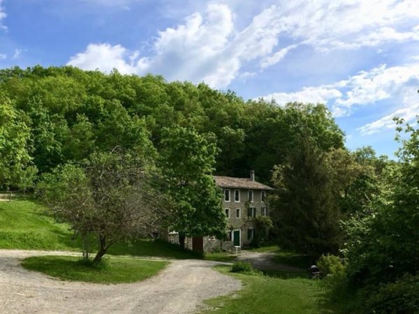 casa indipendente in vendita a Viano