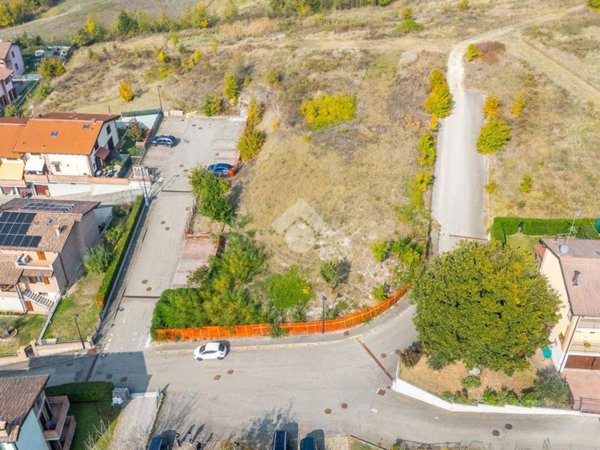 casa indipendente in vendita a Viano