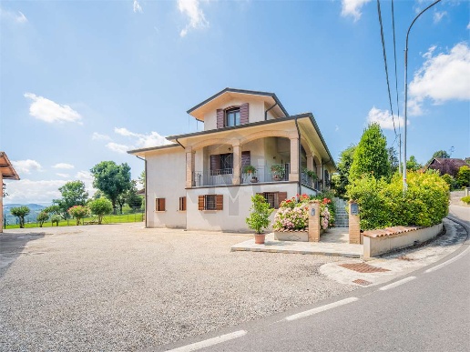 casa indipendente in vendita a Viano in zona Ca' Bertacchi
