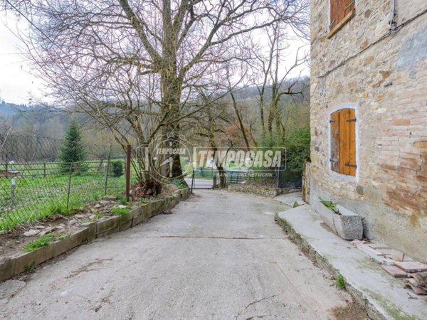 casa indipendente in vendita a Viano