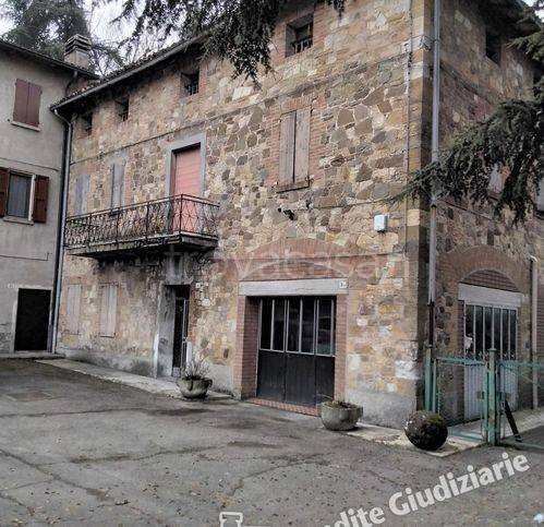 casa indipendente in vendita a Viano