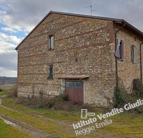 casa indipendente in vendita a Viano