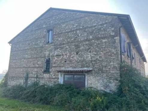 casa indipendente in vendita a Viano