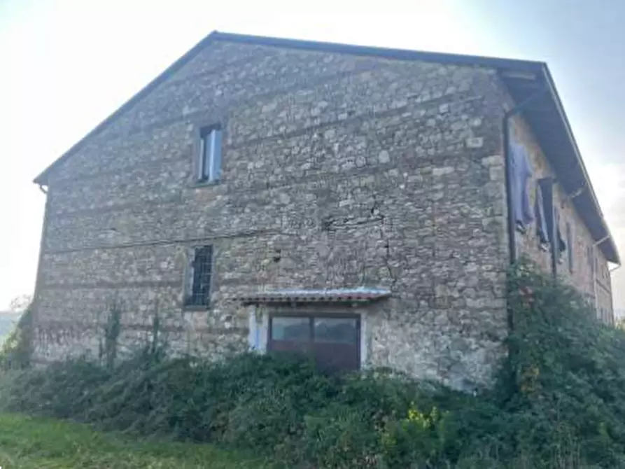 casa indipendente in vendita a Viano