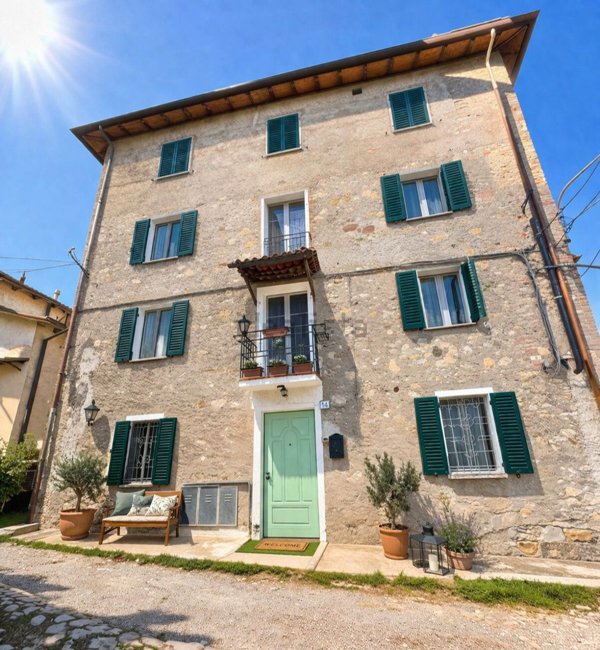 casa indipendente in vendita a Viano