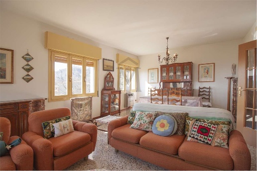 casa indipendente in vendita a Viano