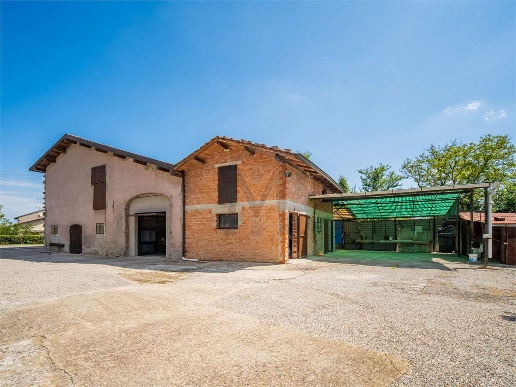 casa indipendente in vendita a Viano in zona Ca' Bertacchi