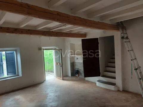 casa indipendente in vendita a Viano in zona Fagiano