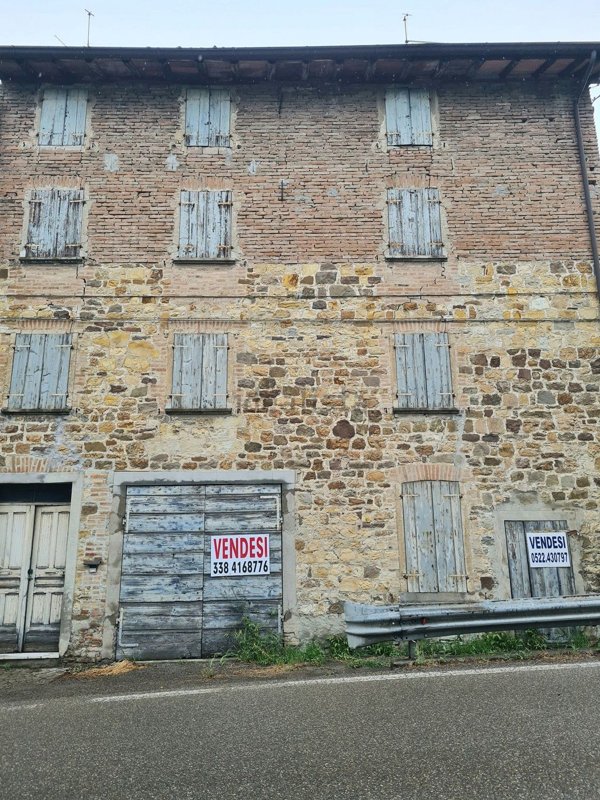 appartamento in vendita a Viano in zona Ca' Bertacchi