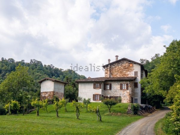 casa indipendente in vendita a Viano