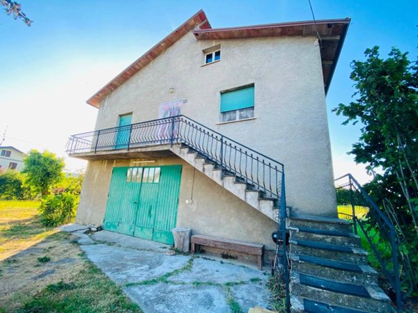 casa indipendente in vendita a Viano