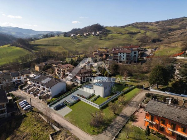 casa indipendente in vendita a Viano in zona Fagiano