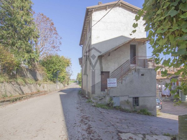 casa indipendente in vendita a Viano in zona Ca' de' Pazzi