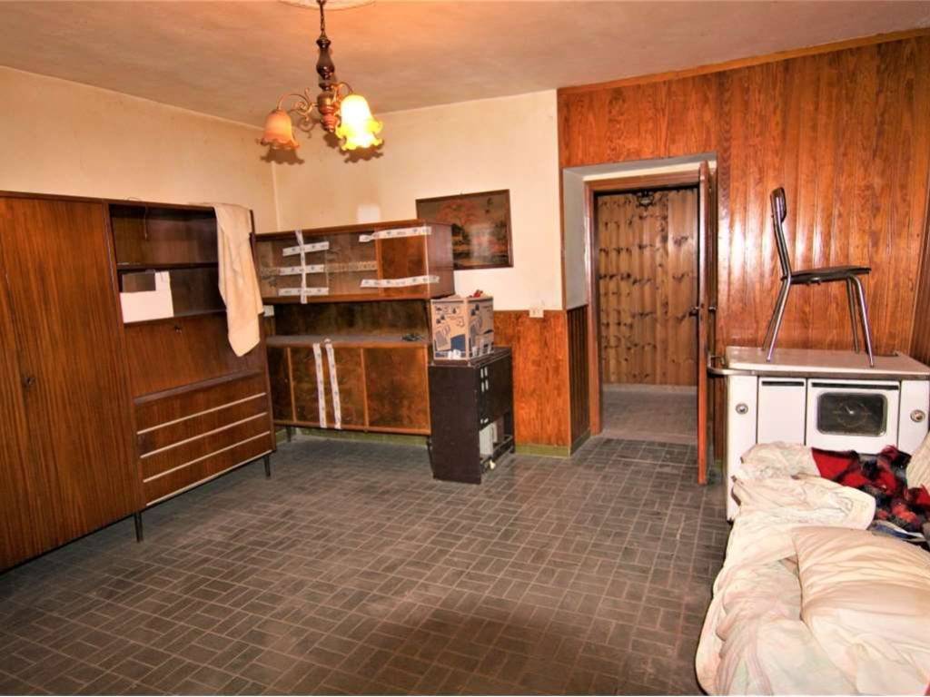 casa indipendente in vendita a Viano in zona Mamorra
