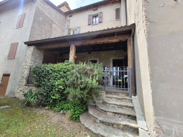 casa indipendente in vendita a Villa Minozzo