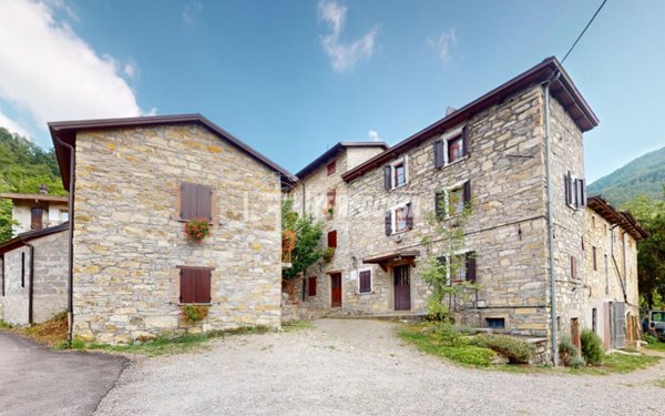 casa indipendente in vendita a Villa Minozzo