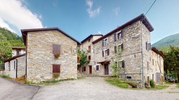 casa indipendente in vendita a Villa Minozzo