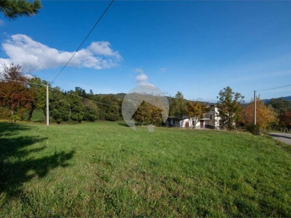 terreno edificabile in vendita a Villa Minozzo in zona Febbio