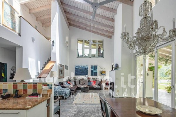 casa indipendente in vendita a Villa Minozzo in zona Poiano