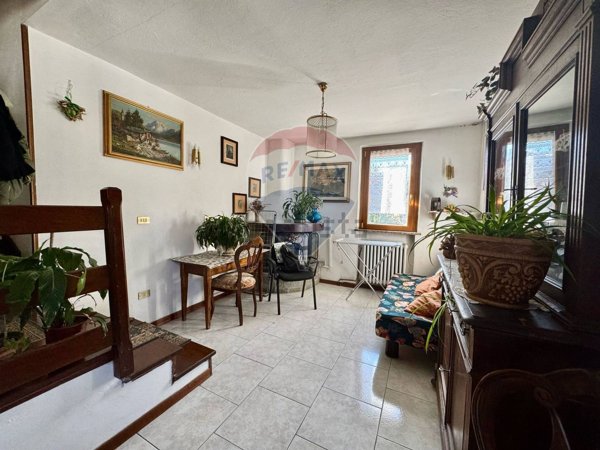 appartamento in vendita a Villa Minozzo in zona Febbio
