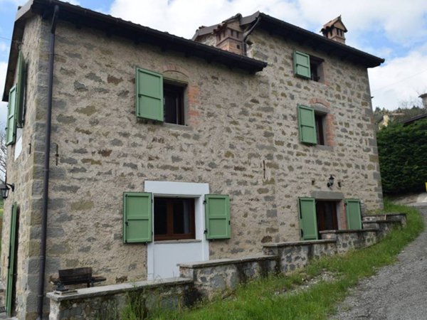 casa indipendente in vendita a Villa Minozzo in zona Gova