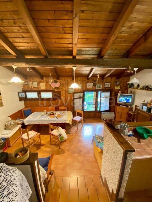 appartamento in vendita a Villa Minozzo in zona Civago
