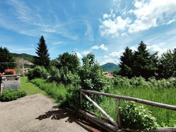 terreno edificabile in vendita a Villa Minozzo in zona Febbio