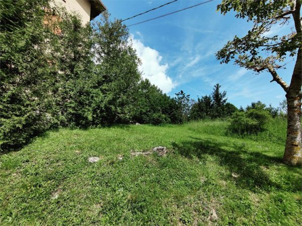 terreno edificabile in vendita a Villa Minozzo in zona Febbio
