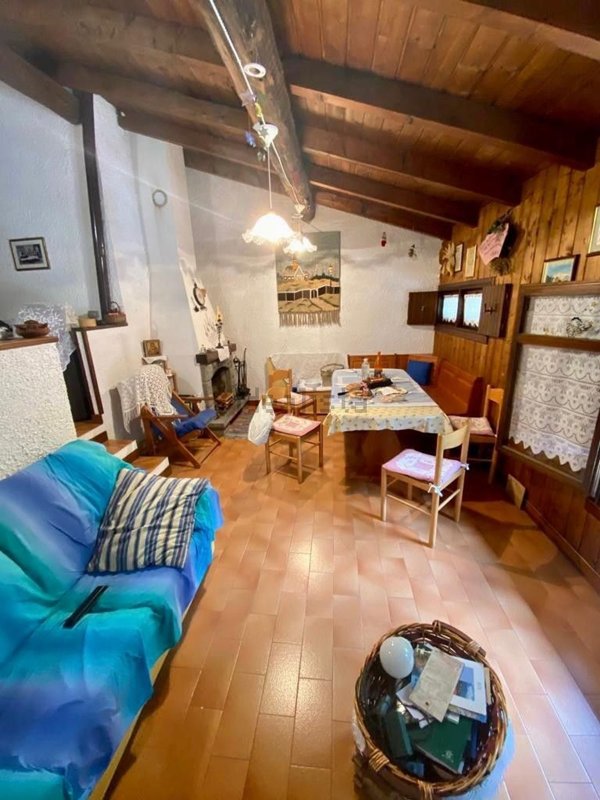 appartamento in vendita a Villa Minozzo in zona Civago