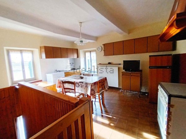 casa indipendente in vendita a Villa Minozzo in zona Sologno