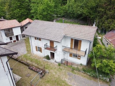 casa indipendente in vendita a Villa Minozzo in zona Febbio