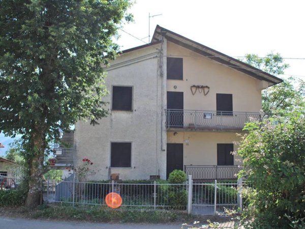 casa indipendente in vendita a Villa Minozzo
