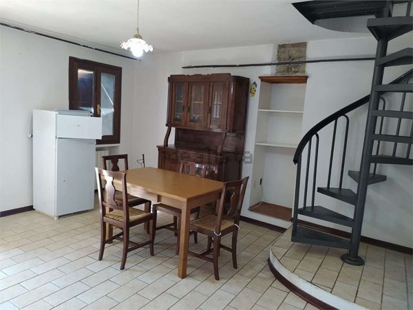 casa indipendente in vendita a Villa Minozzo in zona Febbio