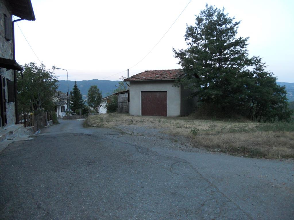 casa indipendente in vendita a Villa Minozzo in zona Novellano