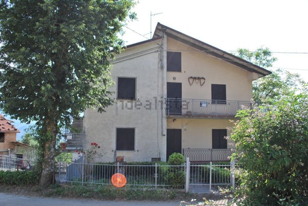 casa indipendente in vendita a Villa Minozzo