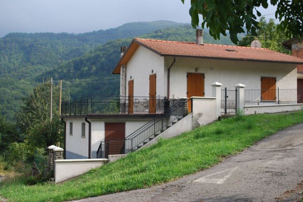 casa indipendente in vendita a Villa Minozzo