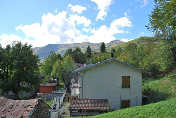 casa indipendente in vendita a Villa Minozzo in zona Monteorsaro