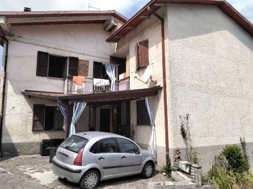 casa indipendente in vendita a Villa Minozzo in zona Asta