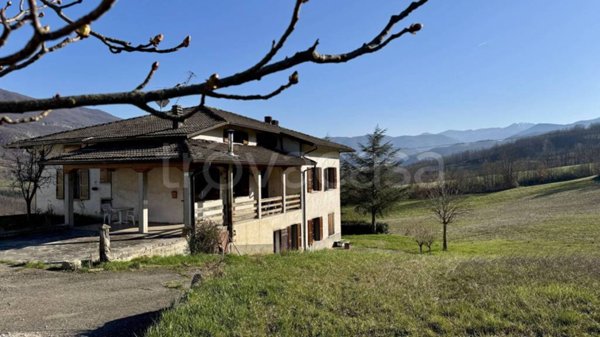 casa indipendente in vendita a Villa Minozzo in zona Gova