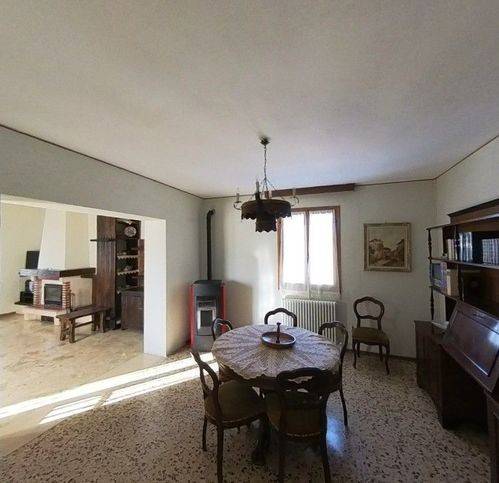 casa indipendente in vendita a Villa Minozzo in zona Sologno