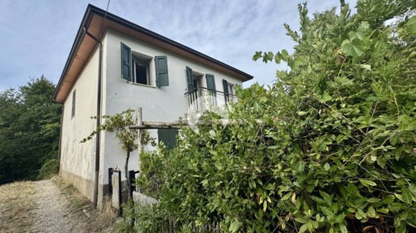 casa indipendente in vendita a Villa Minozzo in zona Carù