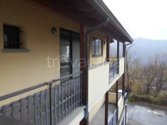 casa indipendente in vendita a Villa Minozzo in zona Asta