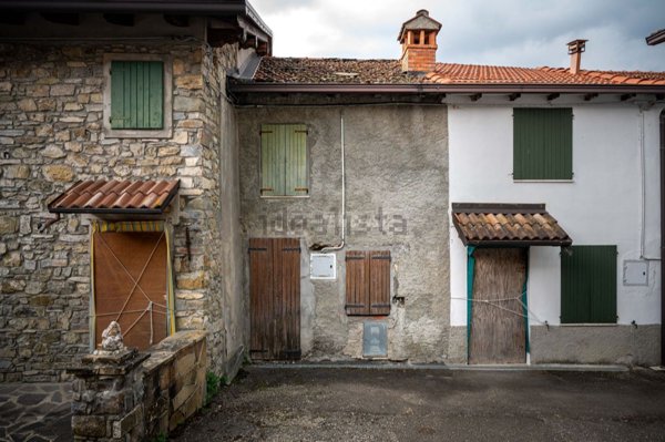 casa indipendente in vendita a Villa Minozzo in zona Sologno