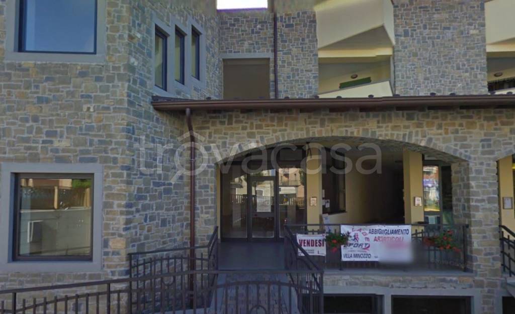 casa indipendente in vendita a Villa Minozzo in zona Gazzano