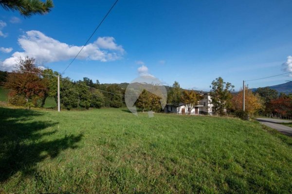 terreno edificabile in vendita a Villa Minozzo in zona Febbio