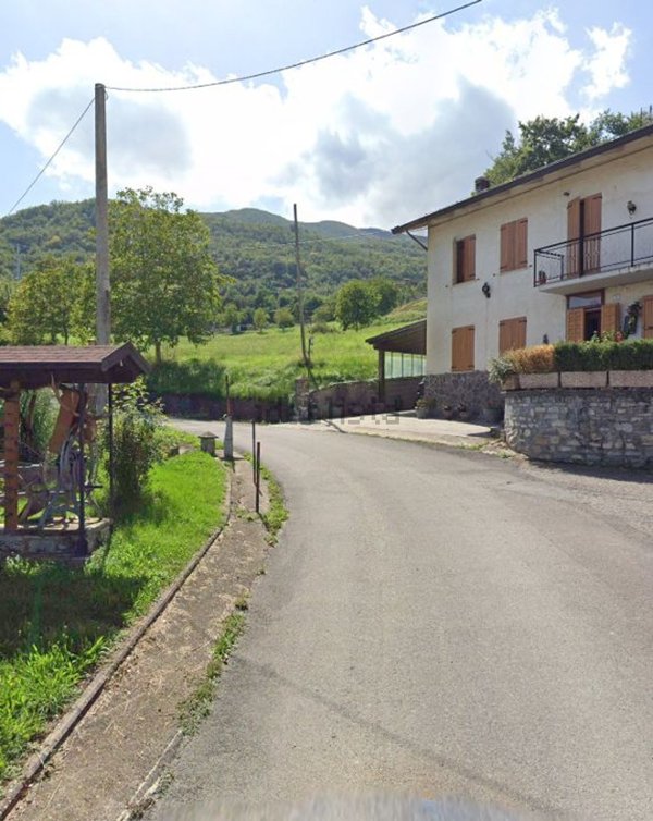 casa indipendente in vendita a Villa Minozzo in zona Asta